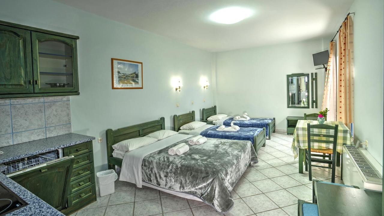 Hotel Zeus Karystos  Esterno foto
