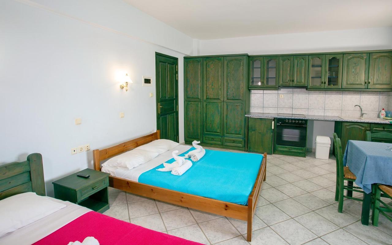 Hotel Zeus Karystos  Esterno foto