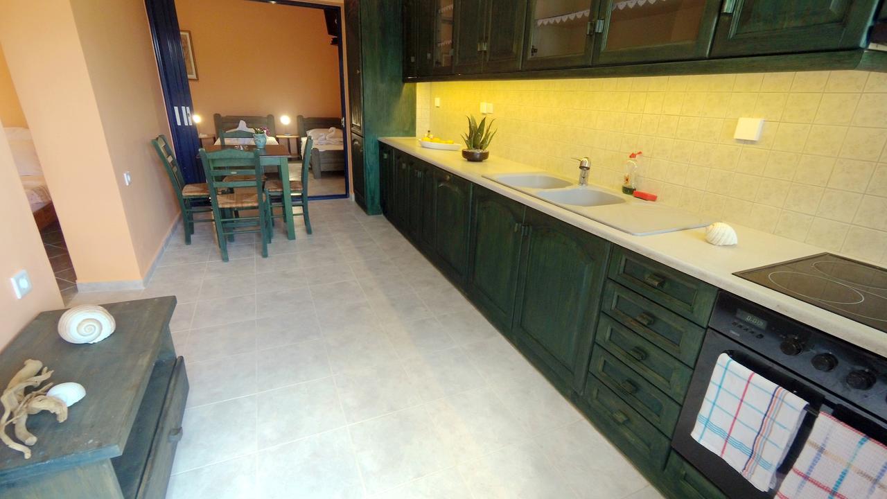 Hotel Zeus Karystos  Esterno foto