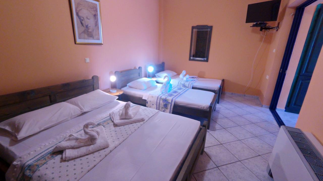 Hotel Zeus Karystos  Esterno foto