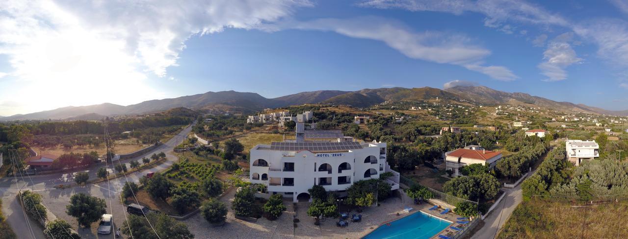 Hotel Zeus Karystos  Esterno foto