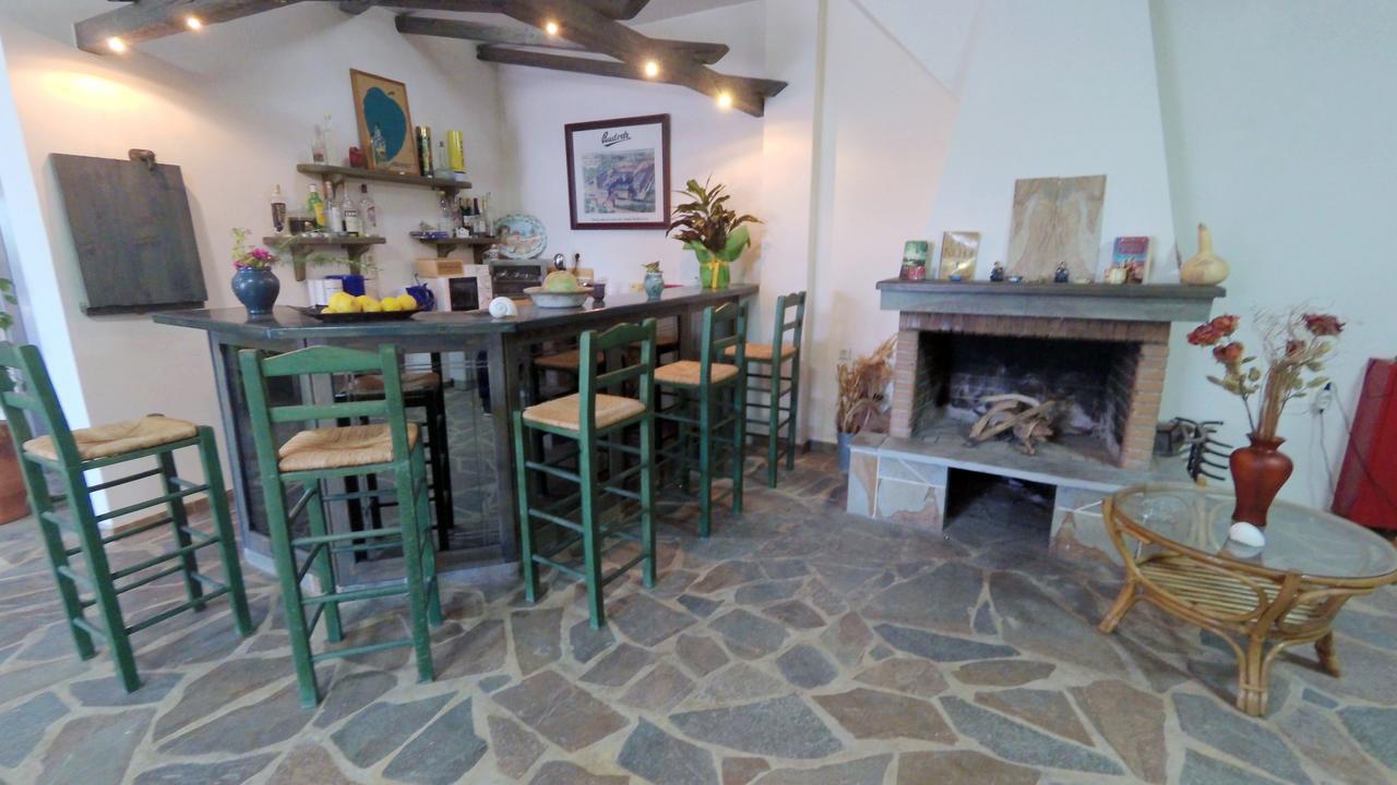 Hotel Zeus Karystos  Esterno foto